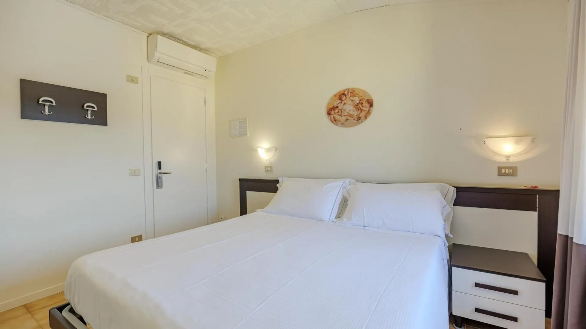 Hotel Alla Torre Garda