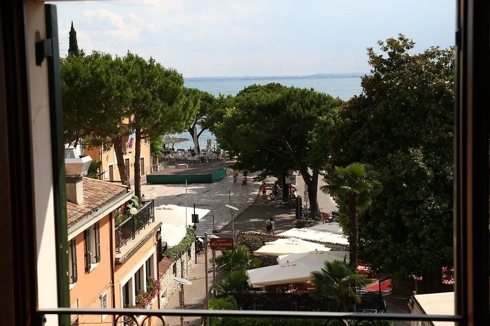 Hotel Alla Torre Garda