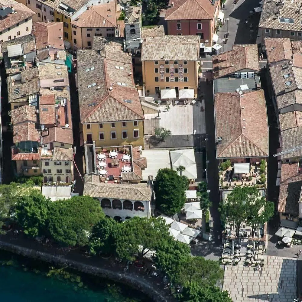 Hotel Alla Torre Garda