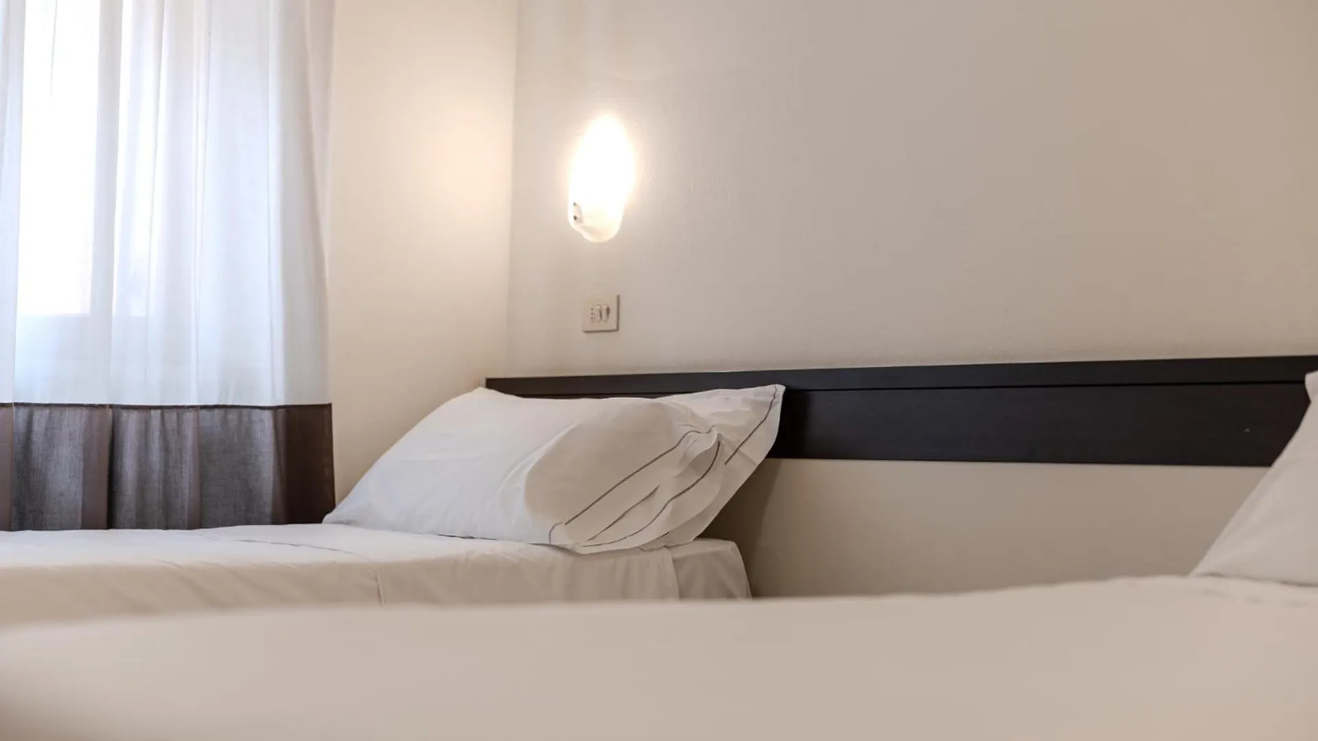 Hotel Alla Torre Garda   Garda (Verona)