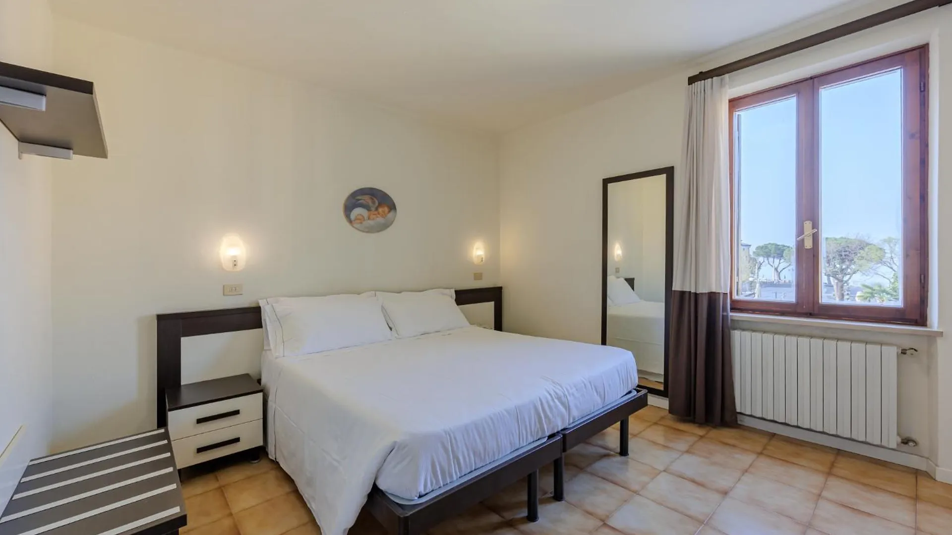Hotel Alla Torre Garda  Garda (Verona)