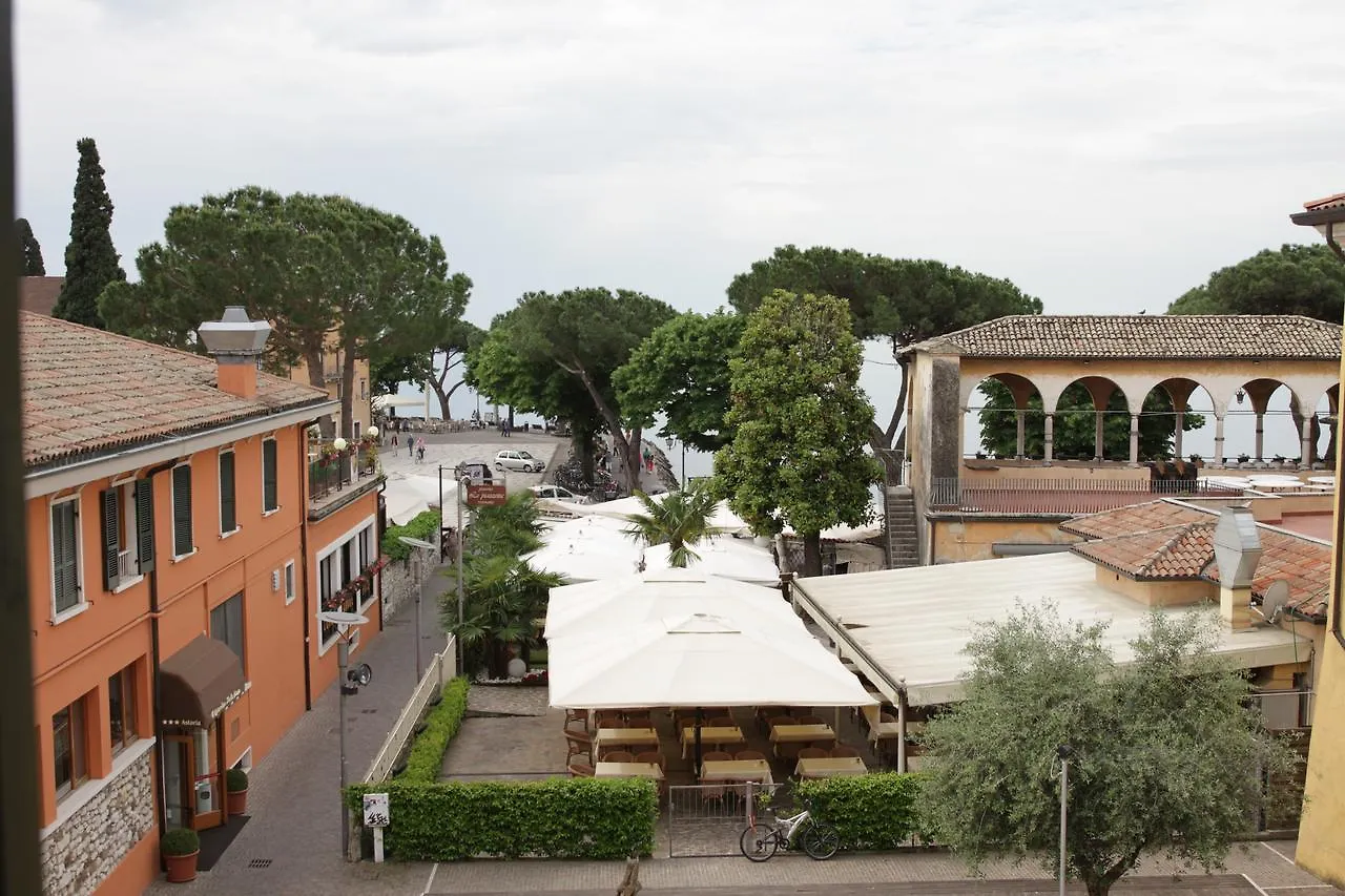 Hotel Alla Torre Garda