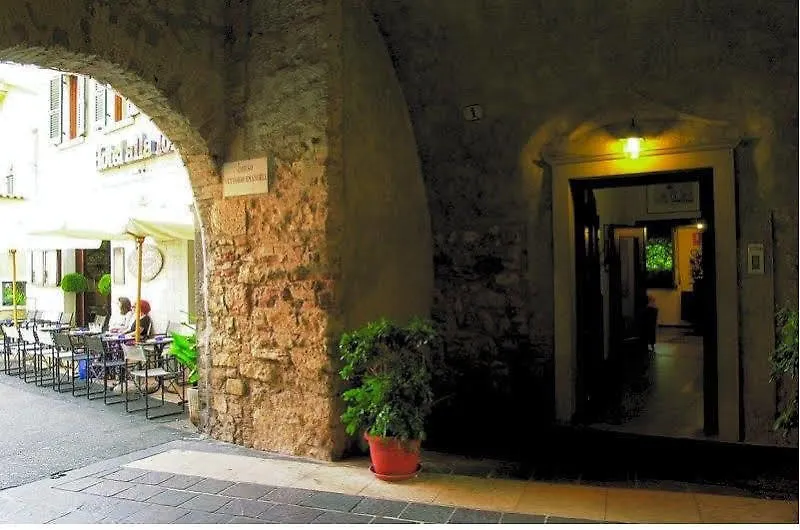 Hotel Alla Torre Garda  3*, Garda (Verona)