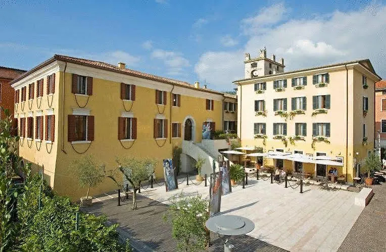 Hotel Alla Torre Garda